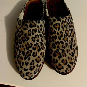 Naot size 39 leopard mules. VGUC
